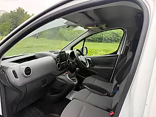 Used 2019 Peugeot Partner Professional L1 White - Interior and Exterior details 8