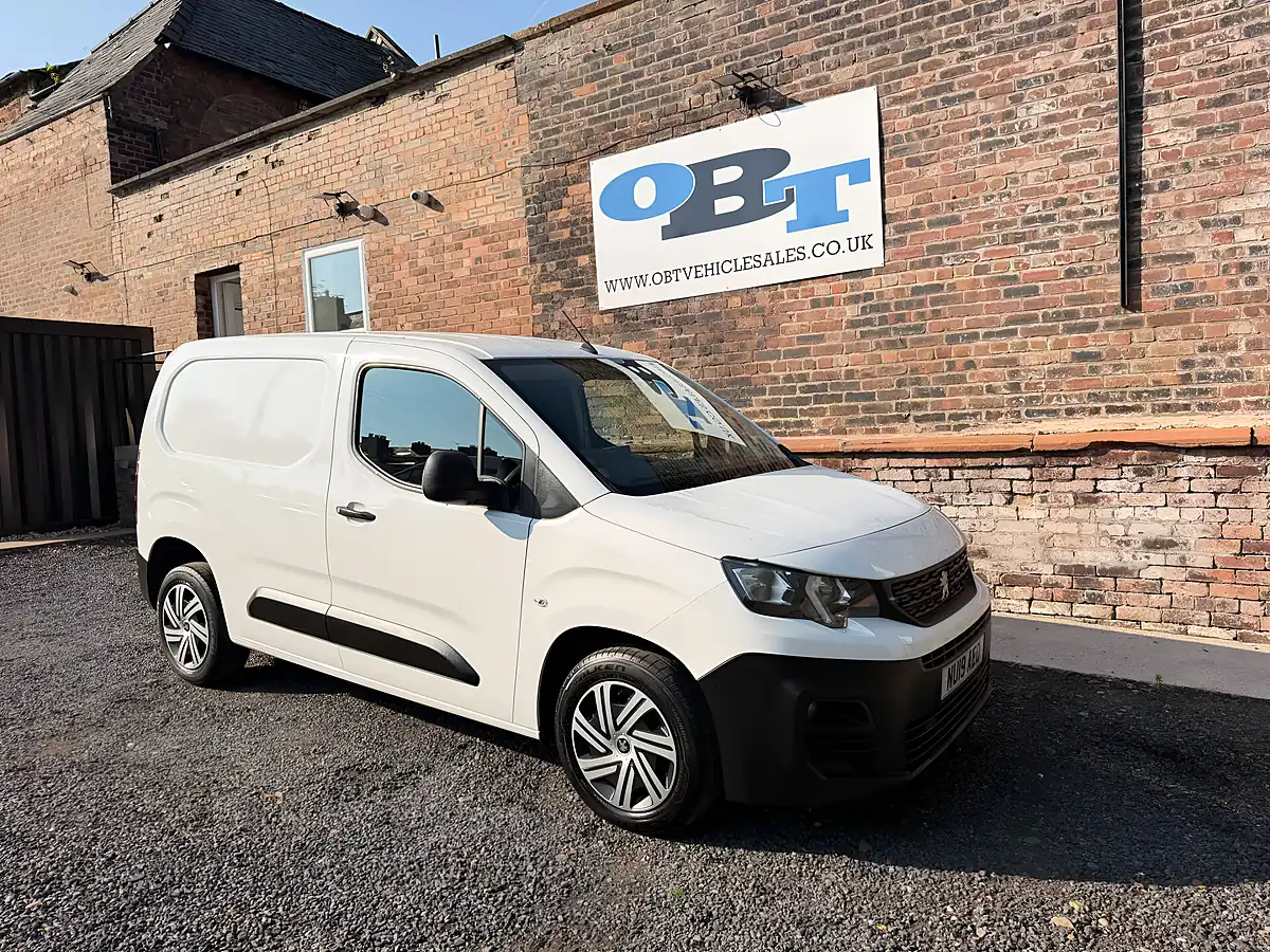 Used 2019 Peugeot Partner Professional L1 White - Front View