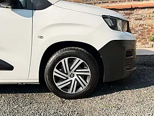 Used 2019 Peugeot Partner Professional L1 White - Interior and Exterior details 19
