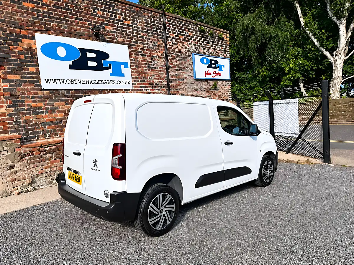 Used 2019 Peugeot Partner Professional L1 White - Interior and Exterior details 3
