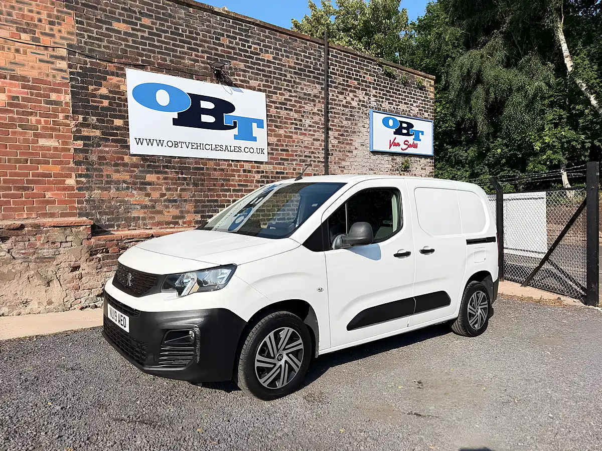 Used 2019 Peugeot Partner Professional L1 White - Interior and Exterior details 4