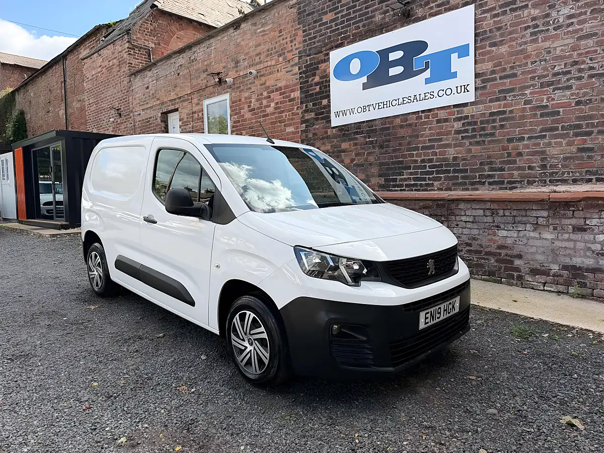 Used 2019 Peugeot Partner Professional L1 White - Front View