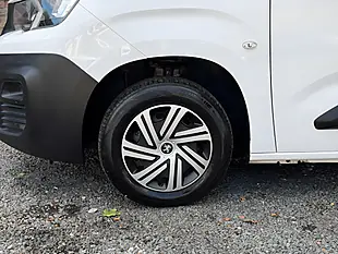 Used 2019 Peugeot Partner Professional L1 White - Interior and Exterior details 18