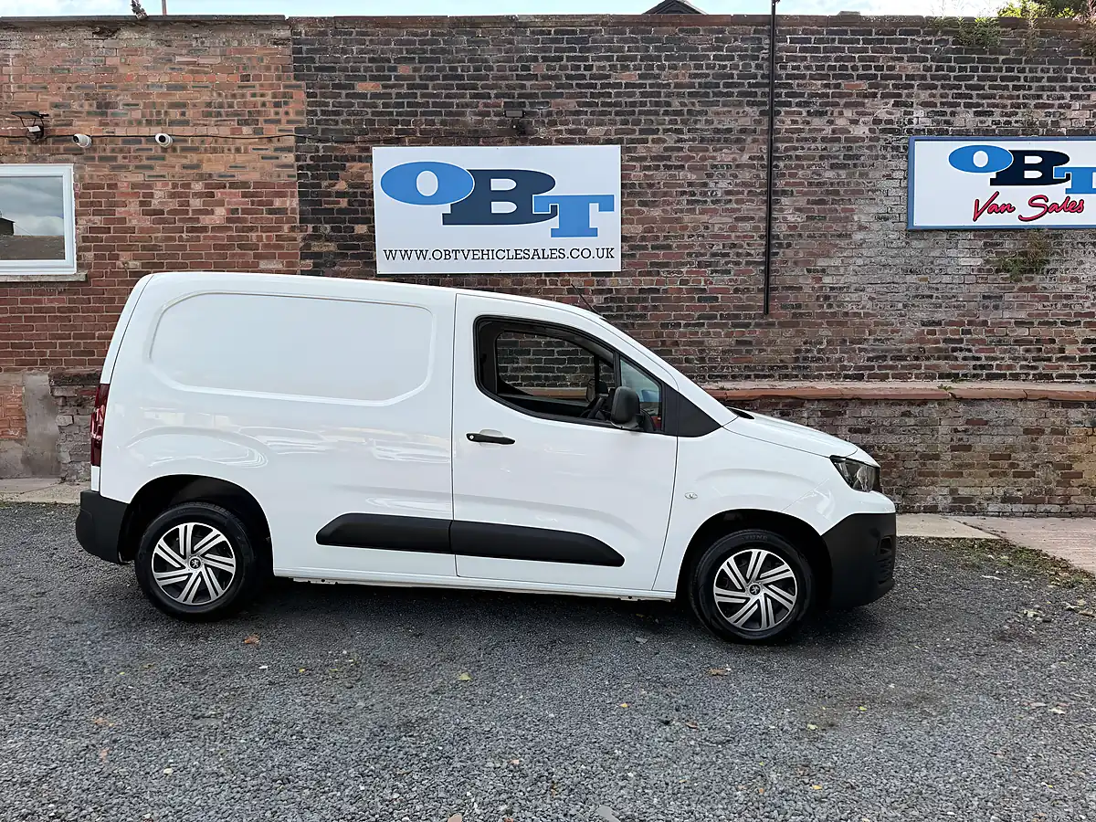 Used 2019 Peugeot Partner Professional L1 White - Interior and Exterior details 2