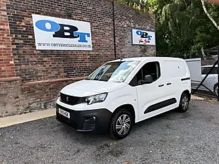 Used 2019 Peugeot Partner Professional L1 White - Interior and Exterior details 4