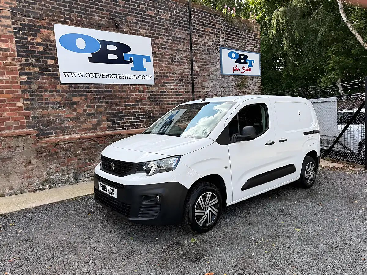 Used 2019 Peugeot Partner Professional L1 White - Interior and Exterior details 4