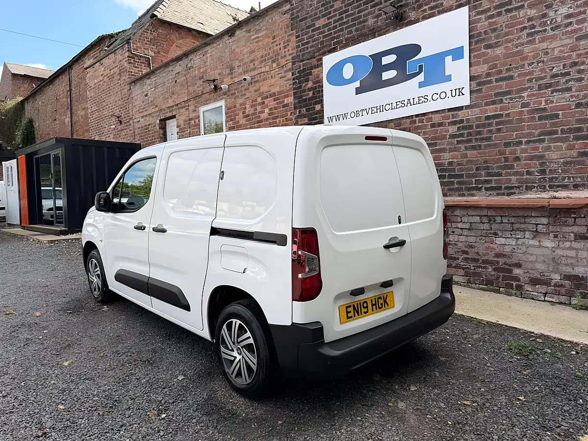 Used 2019 Peugeot Partner Professional L1 White - Interior and Exterior details 6