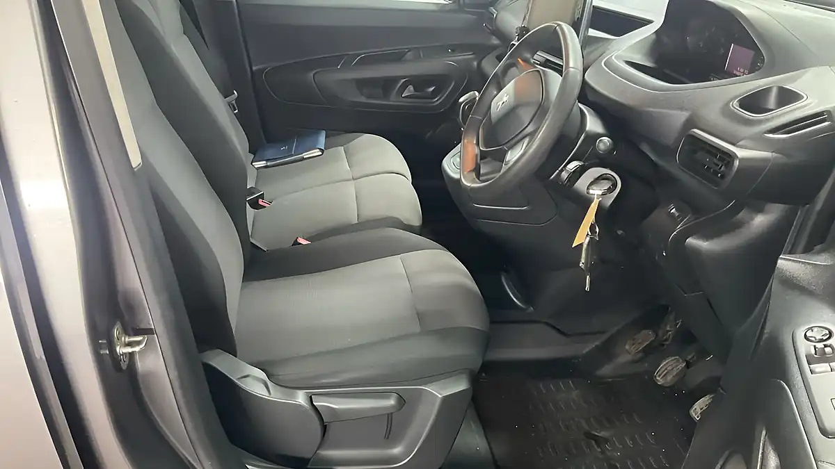 Used 2019 Peugeot Partner Professional Long Grey - Interior and Exterior details 11