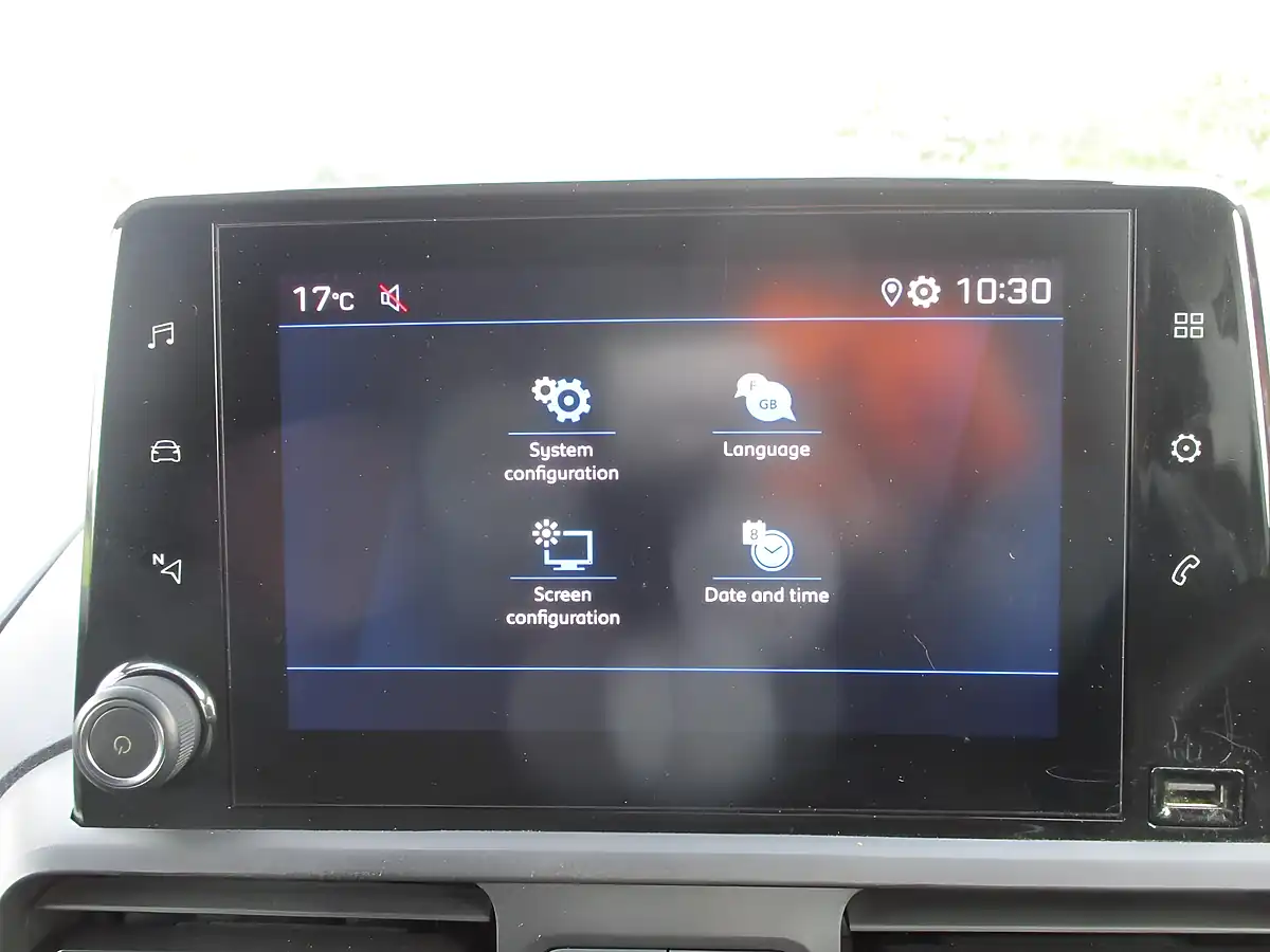 Used 2019 Peugeot Partner Professional Long White - Interior and Exterior details 12