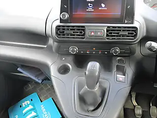 Used 2019 Peugeot Partner Professional Long White - Interior and Exterior details 16