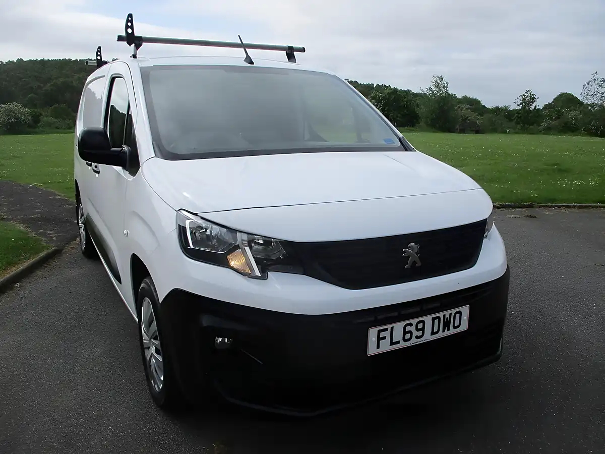 Used 2019 Peugeot Partner Professional Long White - Interior and Exterior details 2