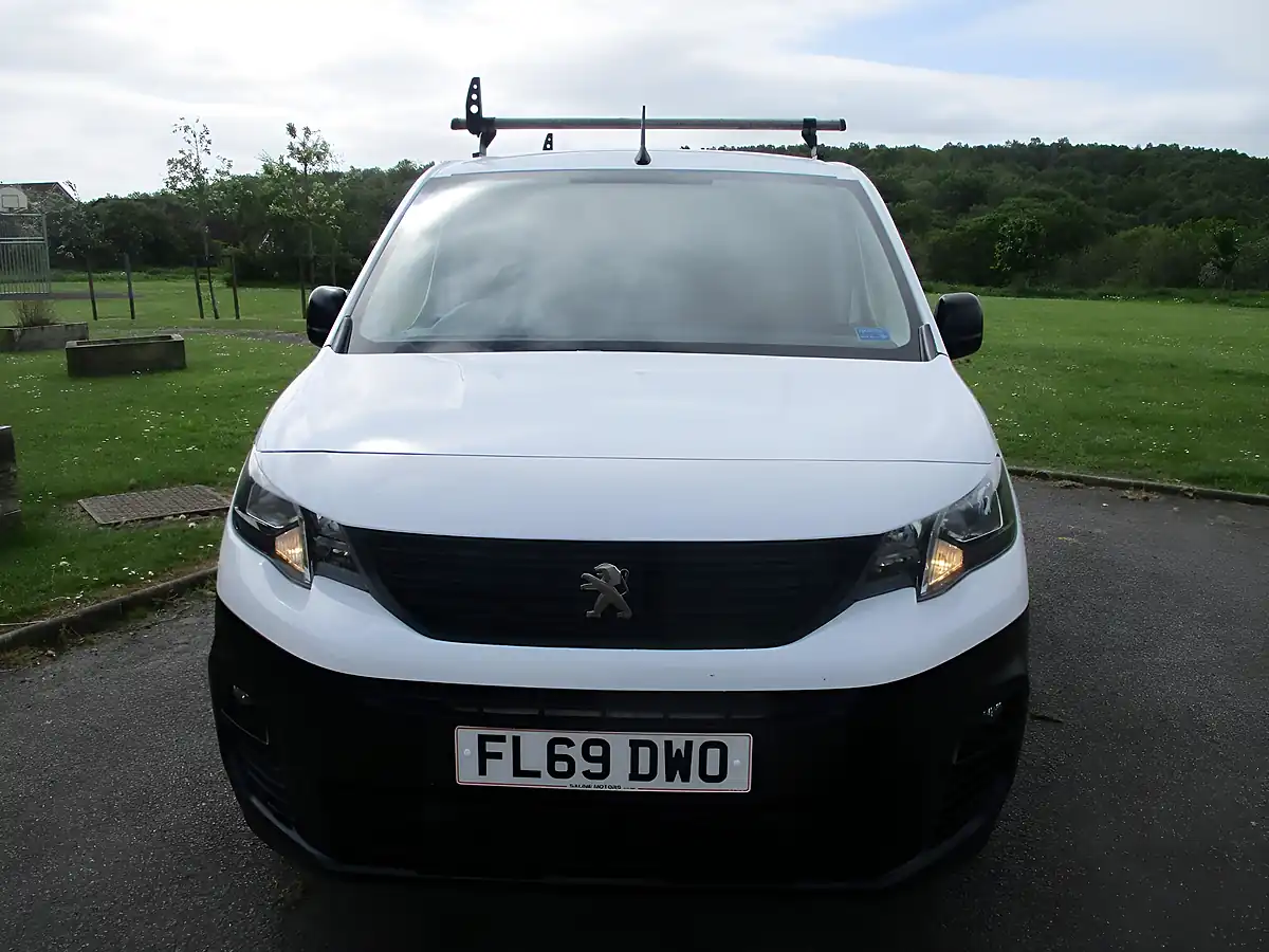 Used 2019 Peugeot Partner Professional Long White - Interior and Exterior details 3