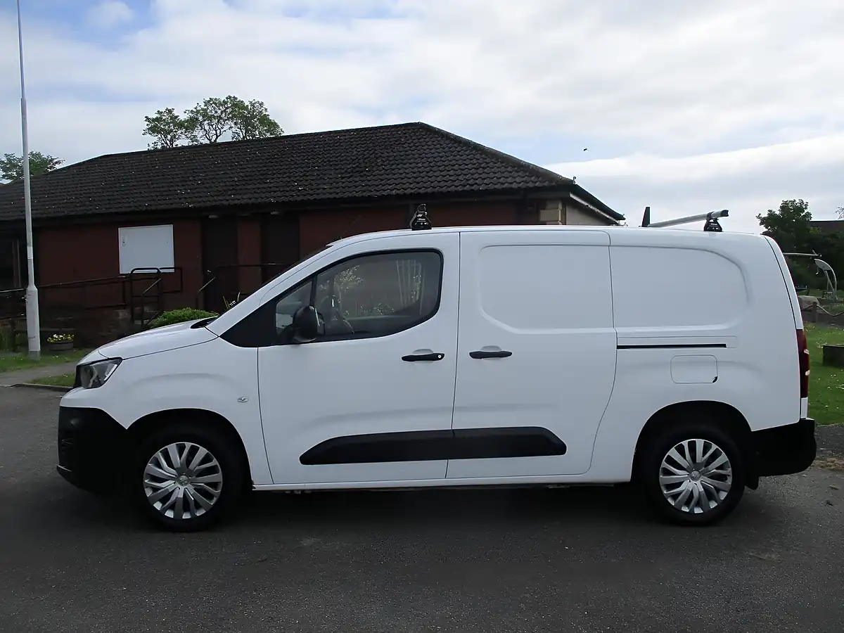 Used 2019 Peugeot Partner Professional Long White - Interior and Exterior details 5