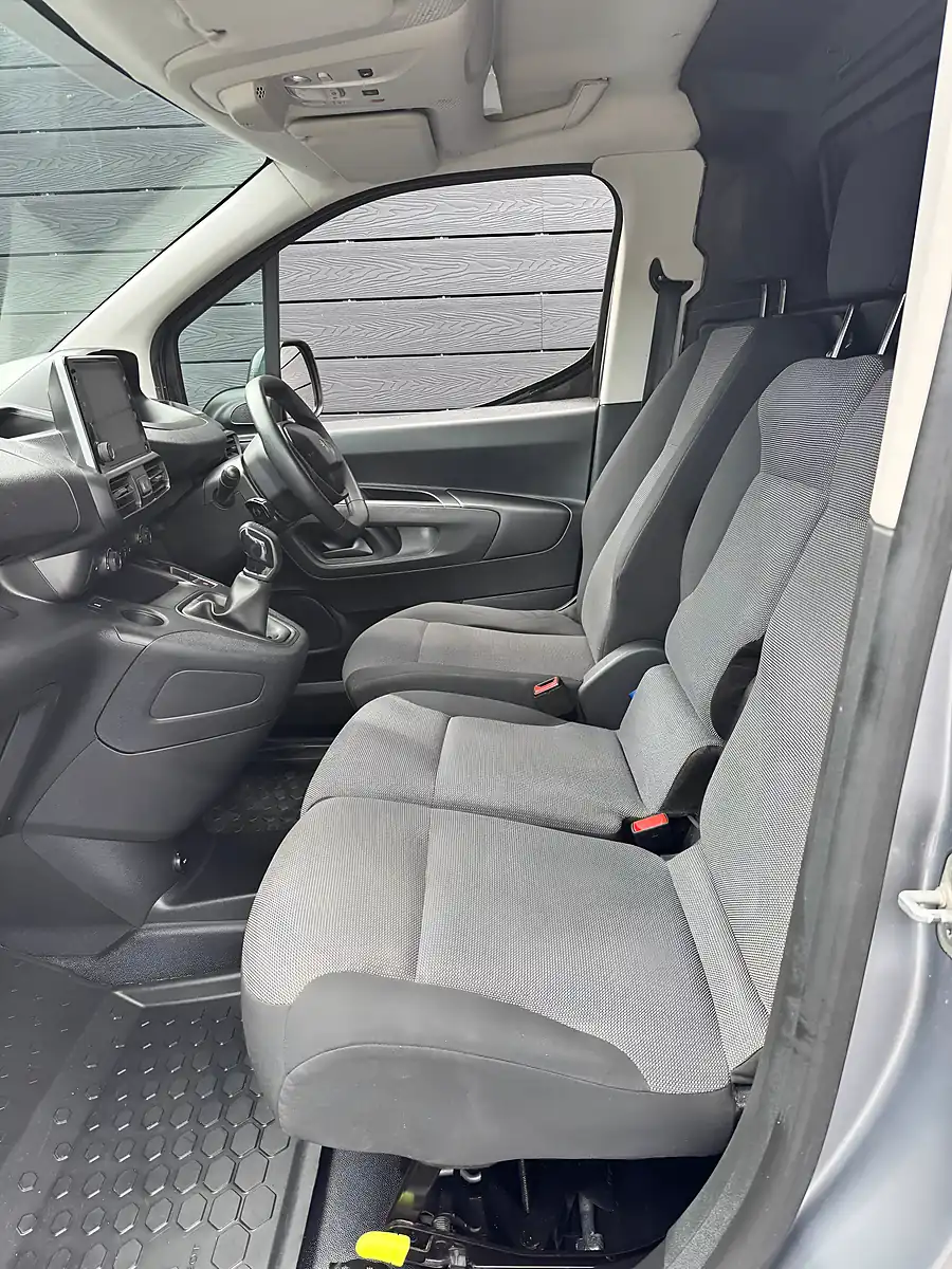 Used 2019 Peugeot Partner Professional Standard Panel Van Grey - Interior and Exterior details 11