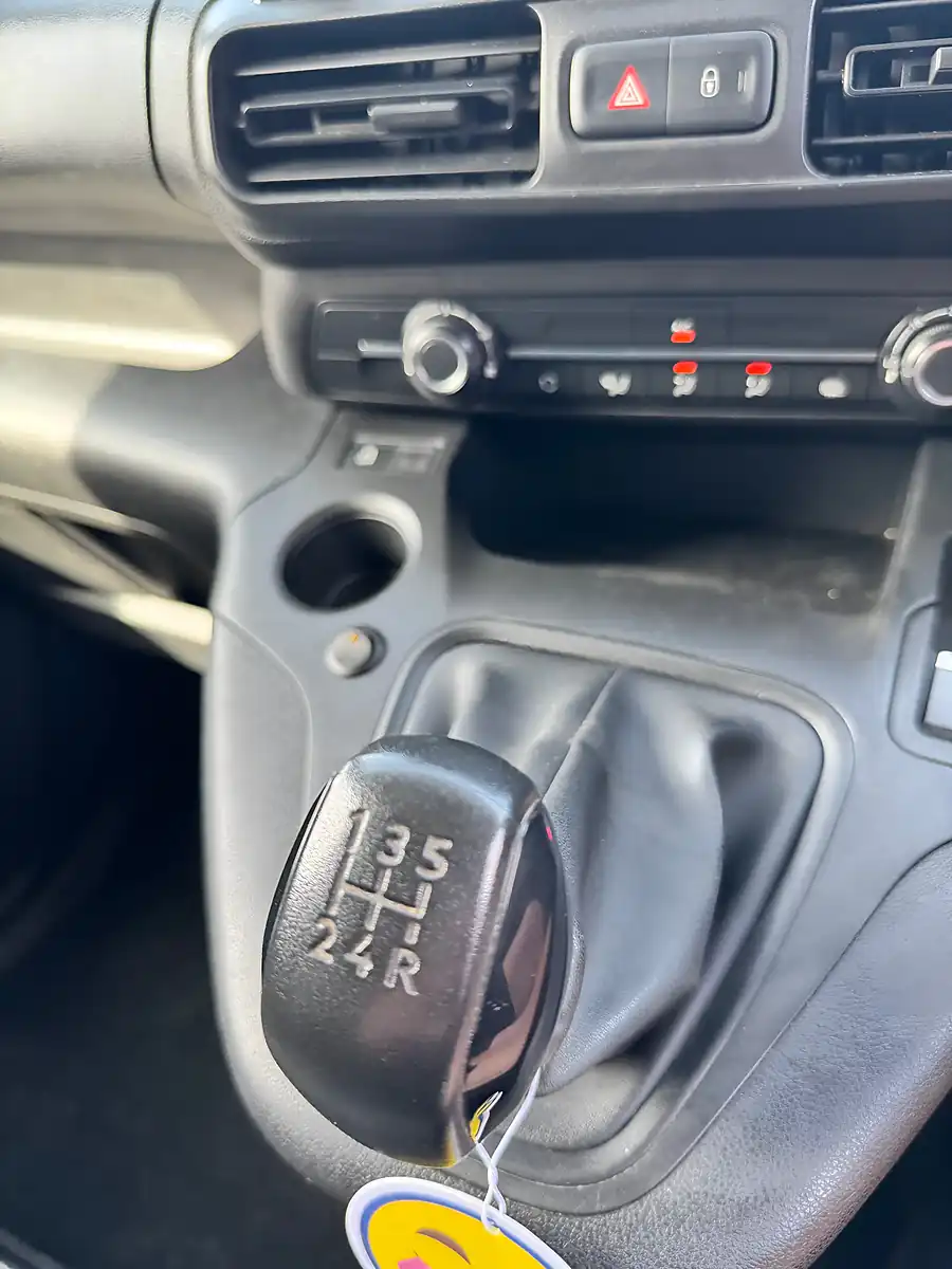 Used 2019 Peugeot Partner Professional Standard Panel Van White - Interior and Exterior details 18
