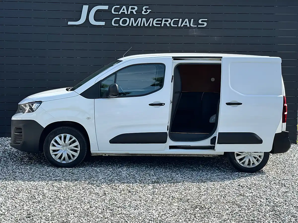 Used 2019 Peugeot Partner Professional Standard Panel Van White - Interior and Exterior details 9
