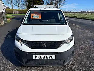 Used 2019 Peugeot Partner Professional Standard White - Interior and Exterior details 10