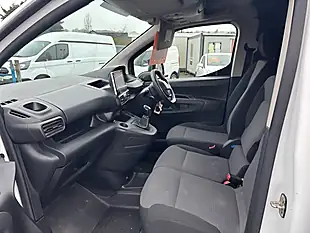 Used 2019 Peugeot Partner Professional Standard White - Interior and Exterior details 13