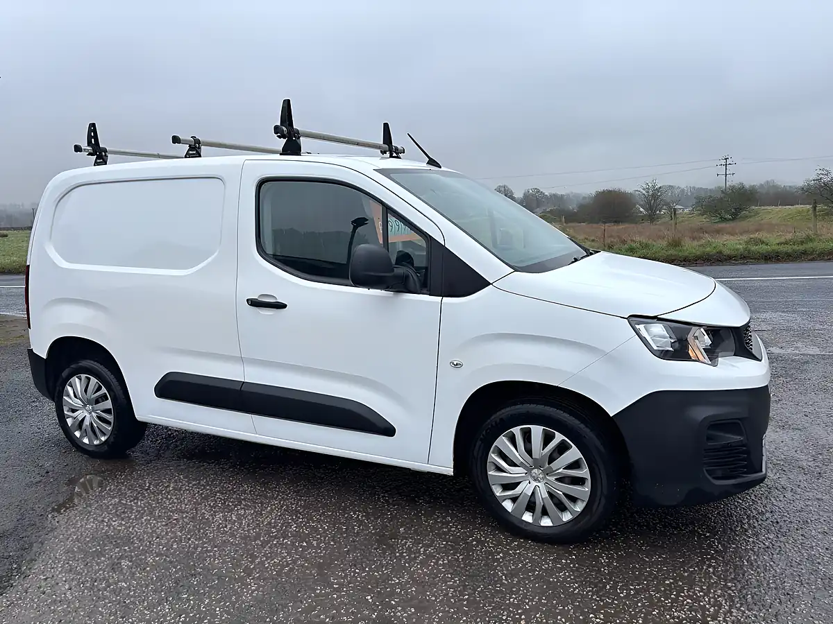 Used 2019 Peugeot Partner Professional Standard White - Interior and Exterior details 2
