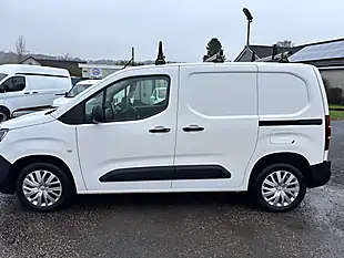 Used 2019 Peugeot Partner Professional Standard White - Interior and Exterior details 7