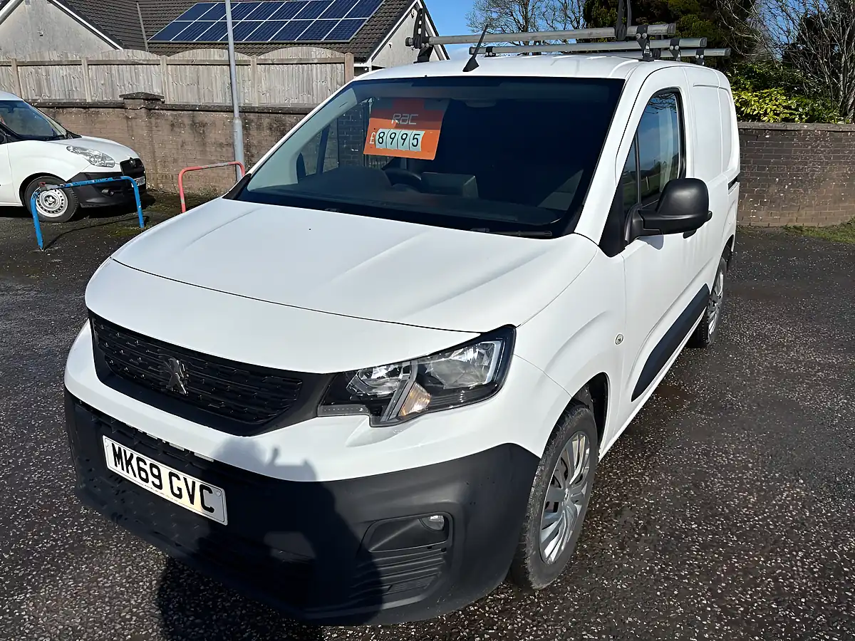 Used 2019 Peugeot Partner Professional Standard White - Interior and Exterior details 8