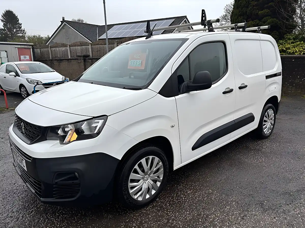 Used 2019 Peugeot Partner Professional Standard White - Interior and Exterior details 9