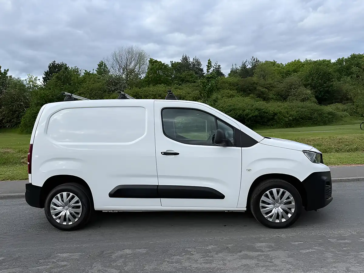 Used 2019 Peugeot Partner Professional Standard White - Front View