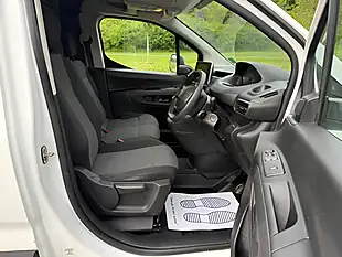 Used 2019 Peugeot Partner Professional Standard White - Interior and Exterior details 11