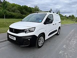 Used 2019 Peugeot Partner Professional Standard White - Interior and Exterior details 5