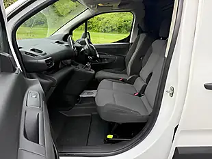 Used 2019 Peugeot Partner Professional Standard White - Interior and Exterior details 6