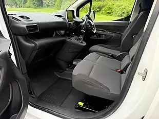 Used 2019 Peugeot Partner Professional Standard White - Interior and Exterior details 8