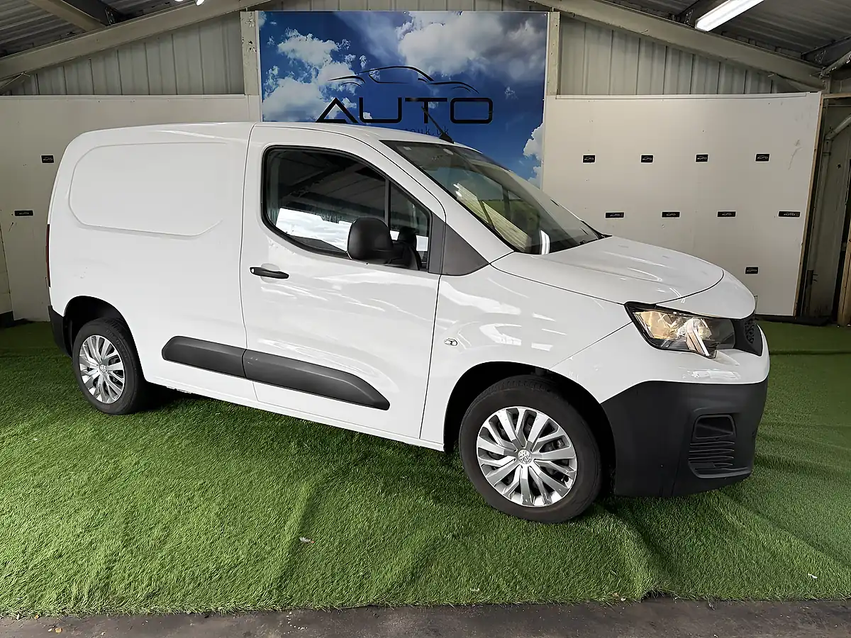 Used 2019 Peugeot Partner Professional Standard White - Front View