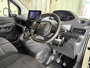 Used 2019 Peugeot Partner Professional Standard White - Interior and Exterior details 11