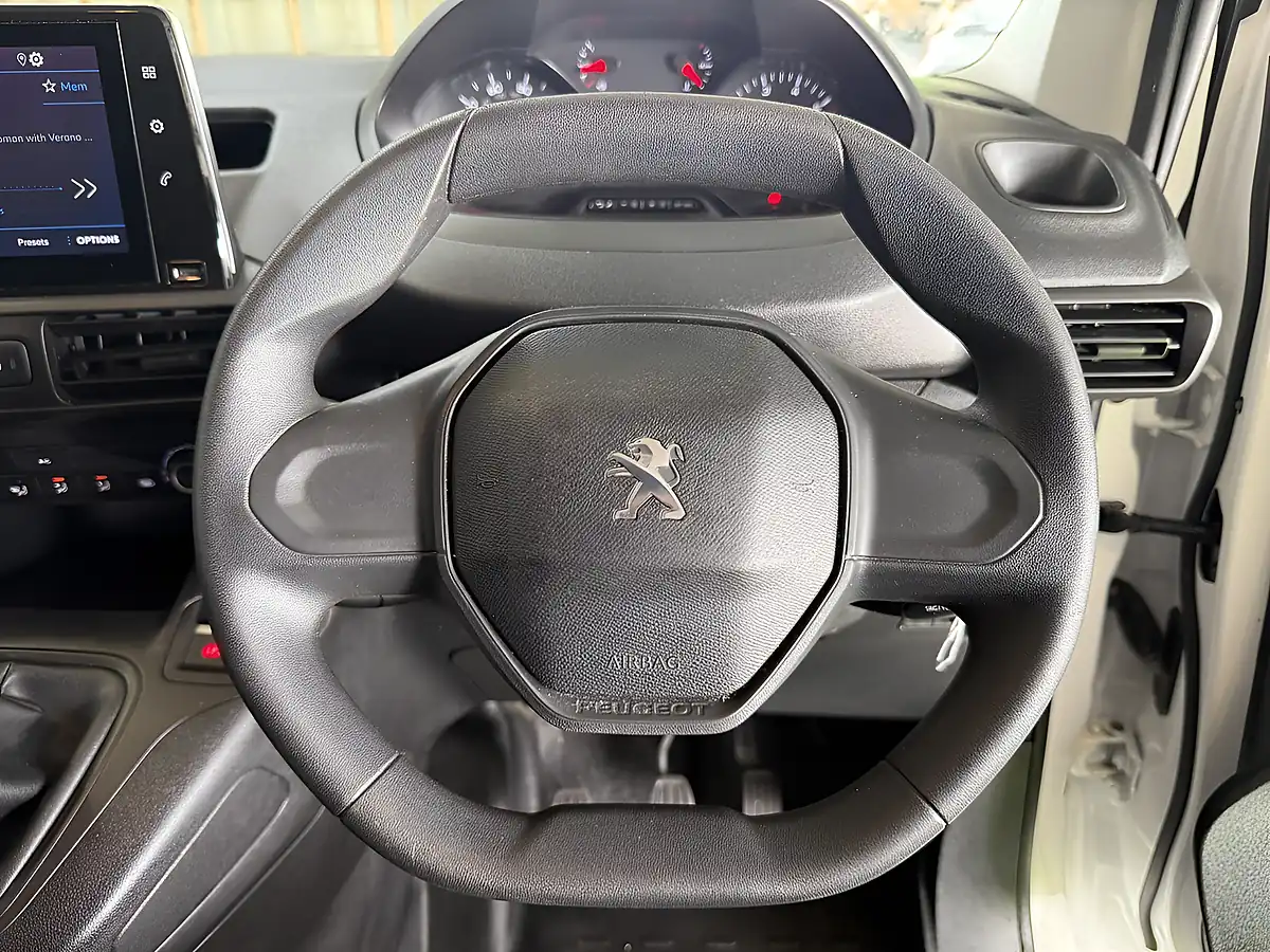 Used 2019 Peugeot Partner Professional Standard White - Interior and Exterior details 12