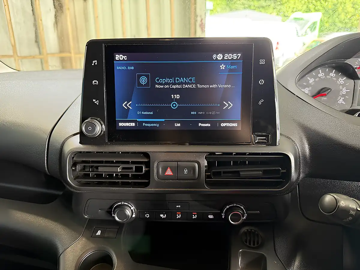 Used 2019 Peugeot Partner Professional Standard White - Interior and Exterior details 13