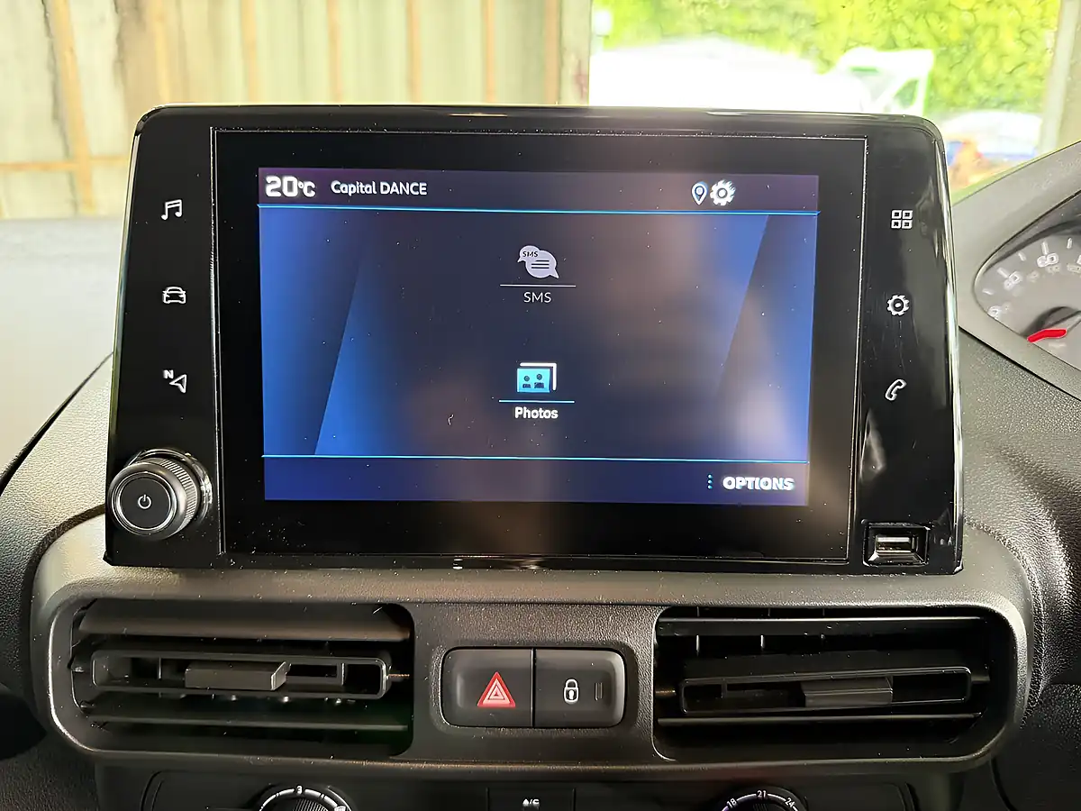 Used 2019 Peugeot Partner Professional Standard White - Interior and Exterior details 14