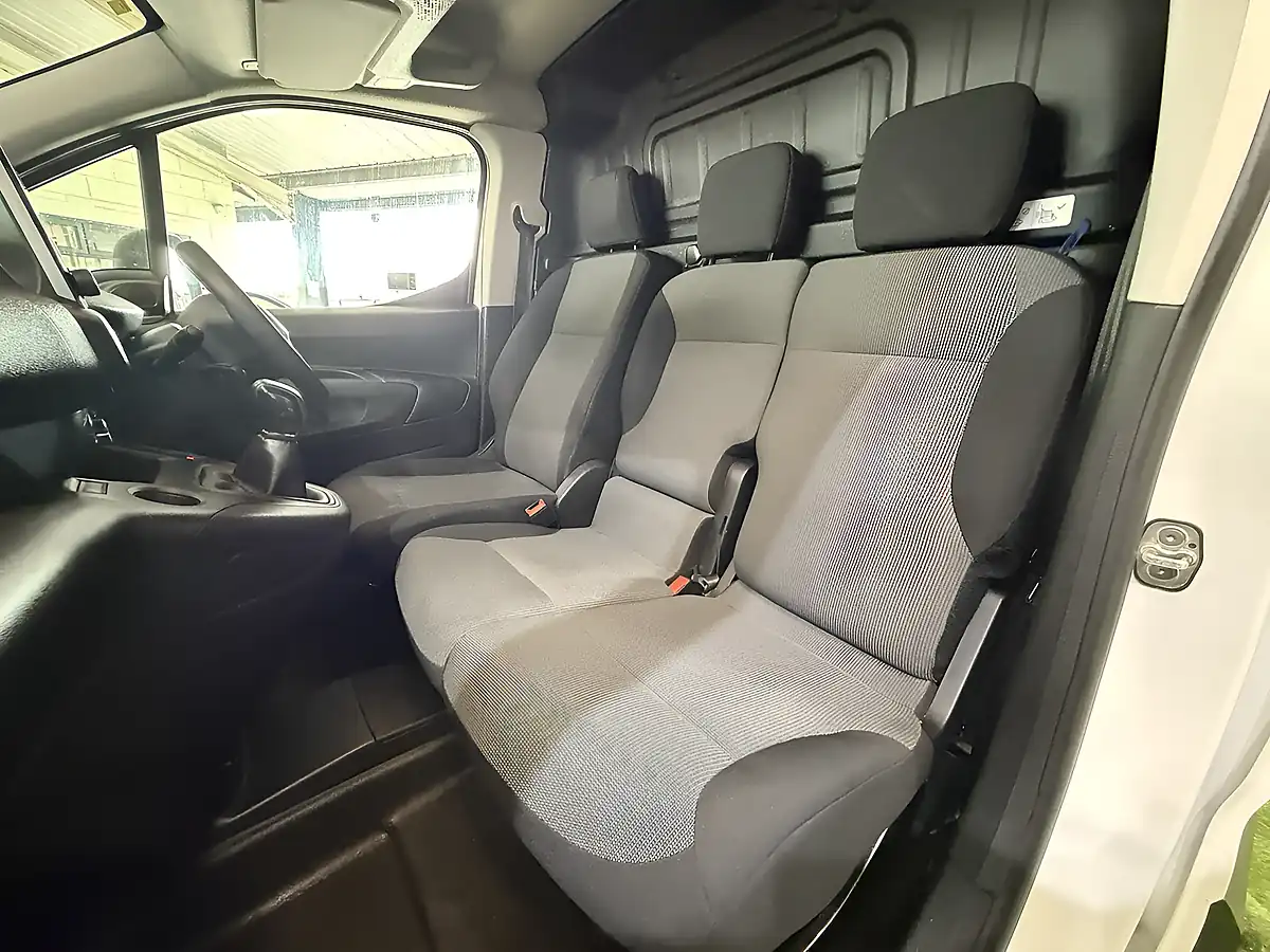 Used 2019 Peugeot Partner Professional Standard White - Interior and Exterior details 18