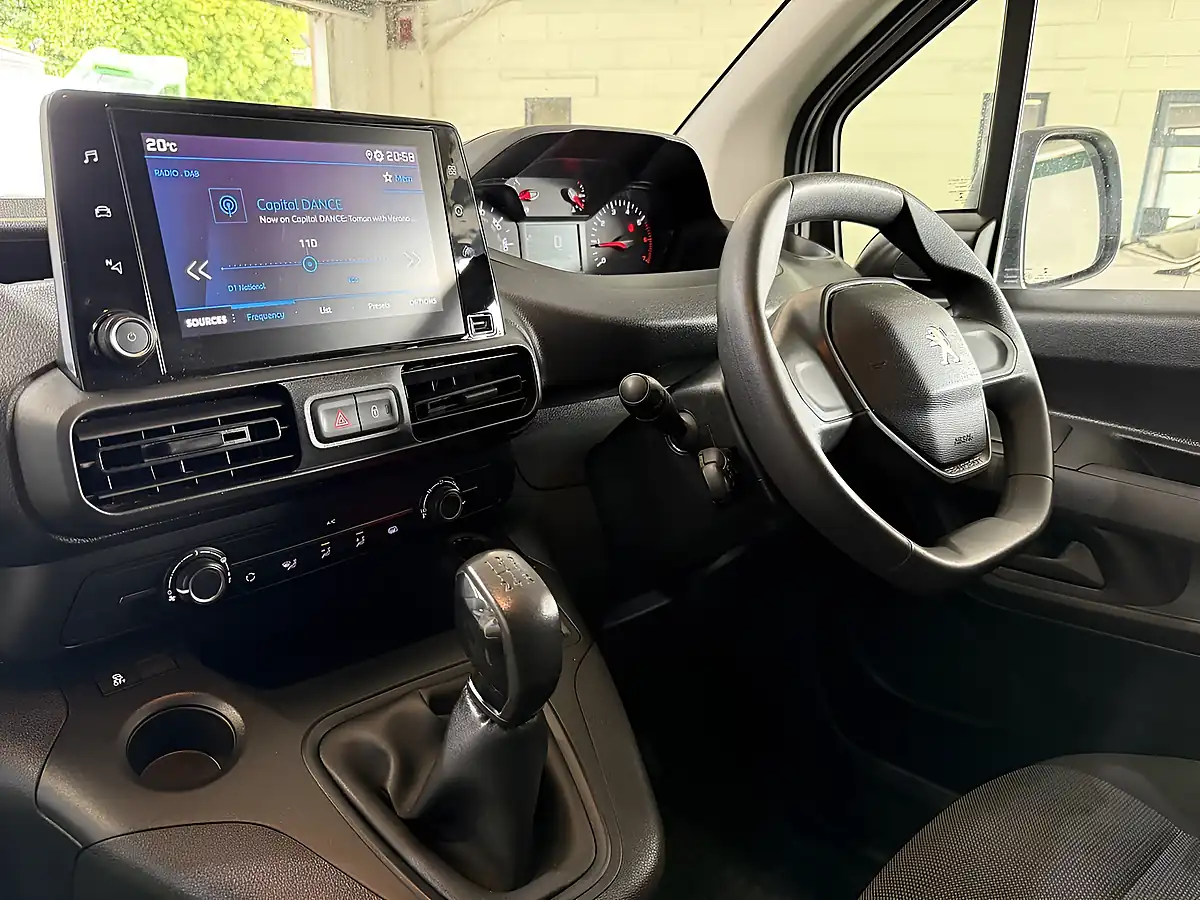 Used 2019 Peugeot Partner Professional Standard White - Interior and Exterior details 19