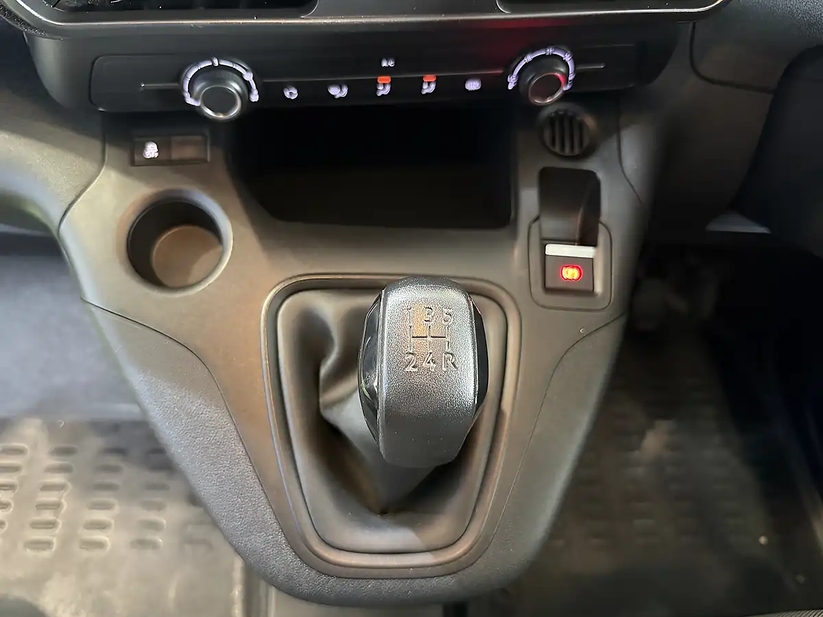 Used 2019 Peugeot Partner Professional Standard White - Interior and Exterior details 20