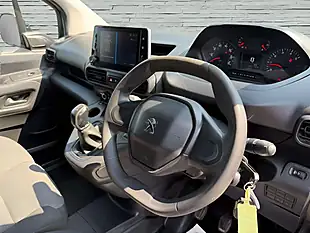 Used 2019 Peugeot Partner Professional Standard White - Interior and Exterior details 11