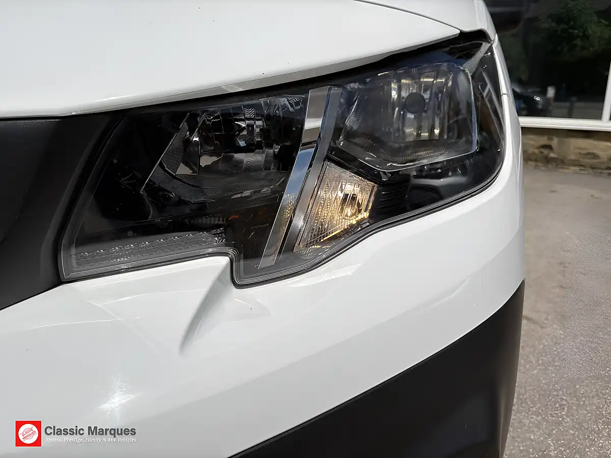 Used 2019 Peugeot Partner Professional Standard White - Interior and Exterior details 12