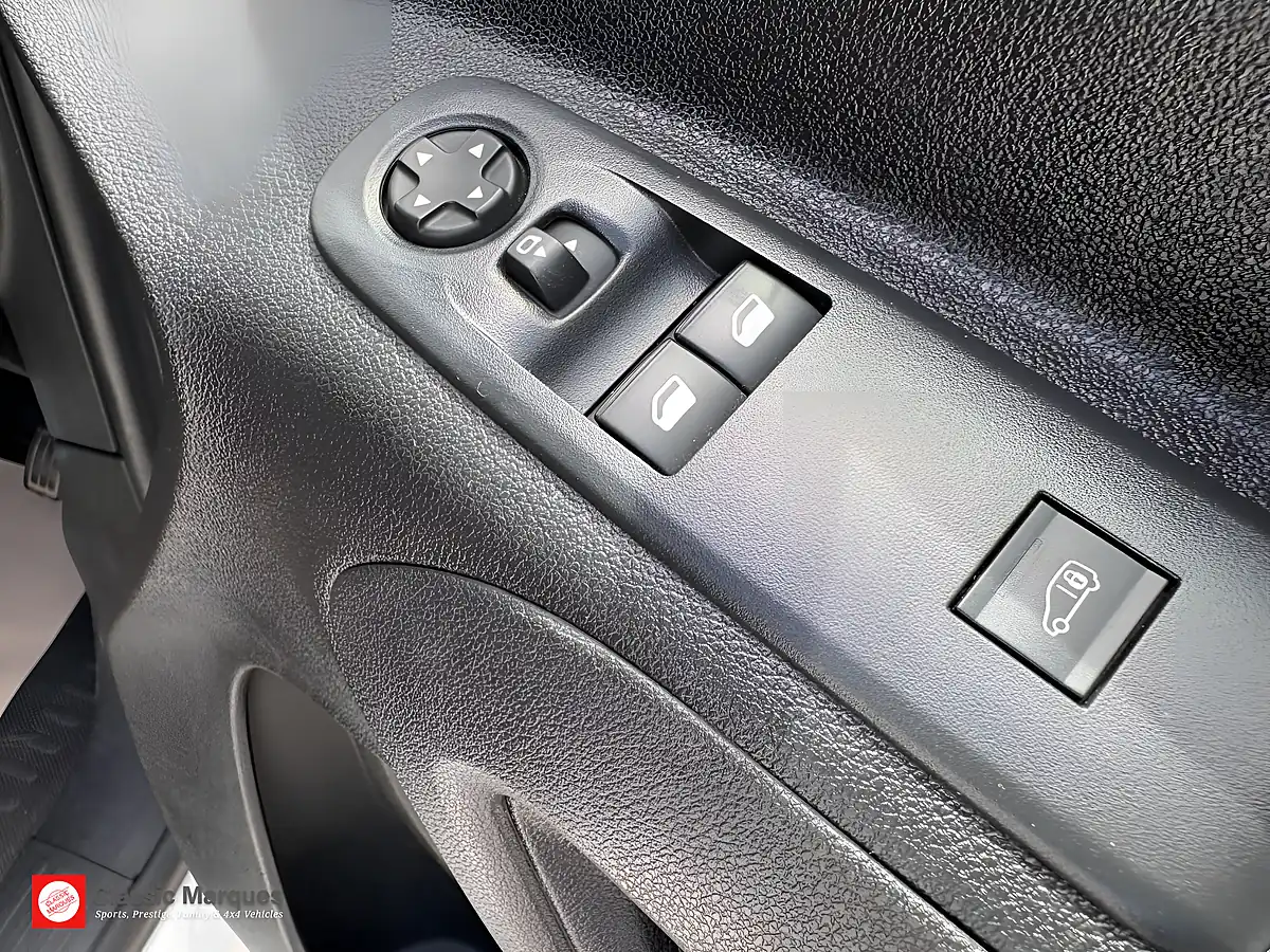 Used 2019 Peugeot Partner Professional Standard White - Interior and Exterior details 15