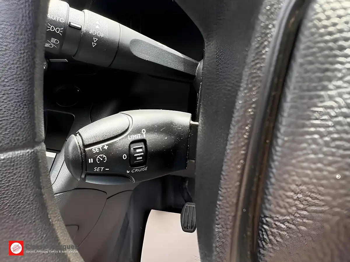 Used 2019 Peugeot Partner Professional Standard White - Interior and Exterior details 16