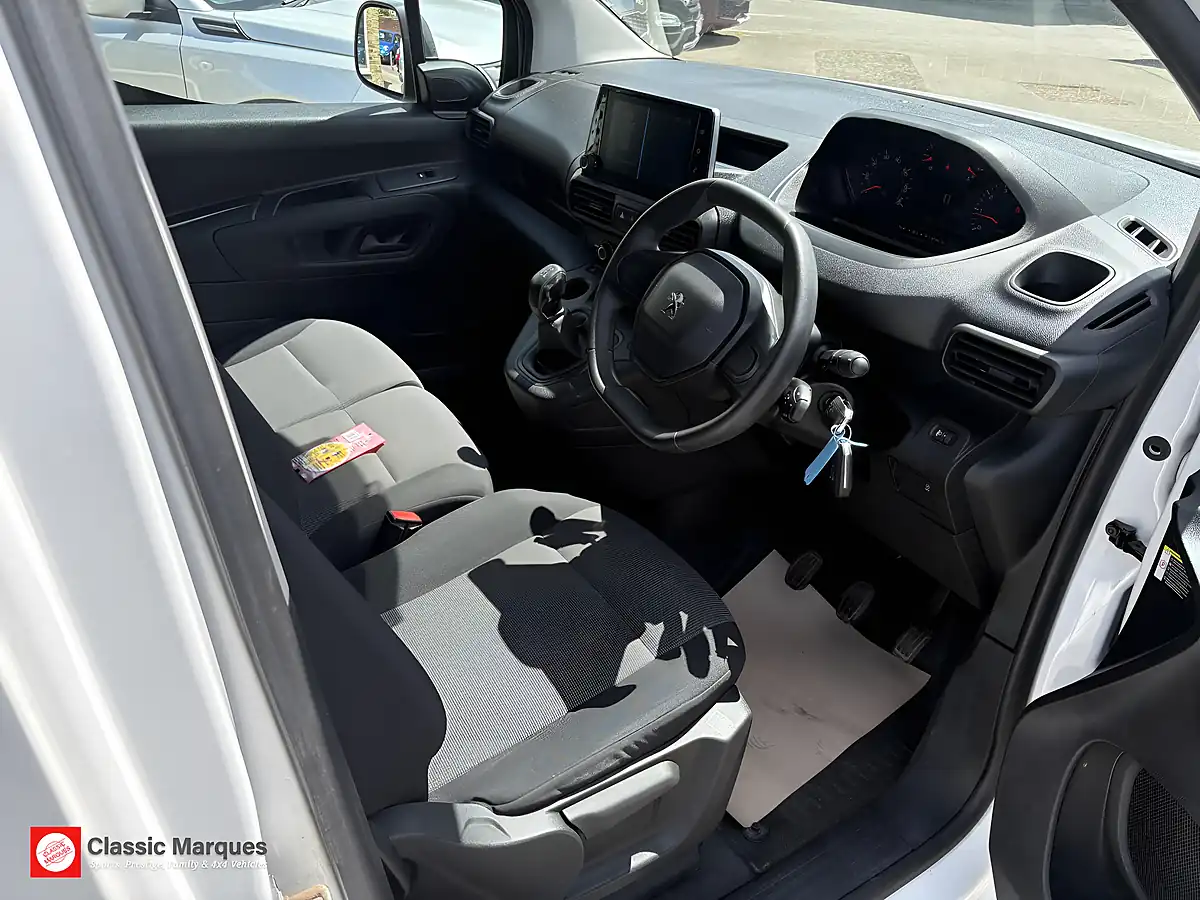 Used 2019 Peugeot Partner Professional Standard White - Interior and Exterior details 2