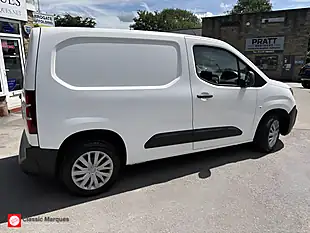 Used 2019 Peugeot Partner Professional Standard White - Interior and Exterior details 3