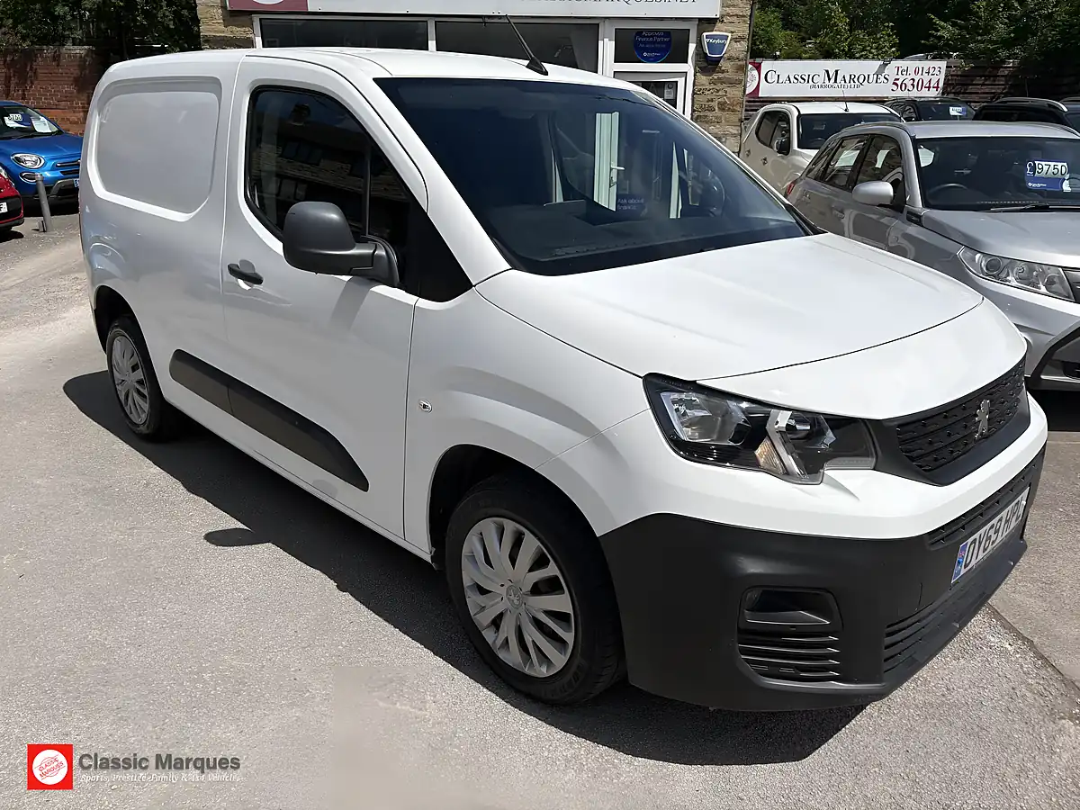 Used 2019 Peugeot Partner Professional Standard White - Interior and Exterior details 6