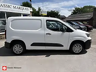 Used 2019 Peugeot Partner Professional Standard White - Interior and Exterior details 7