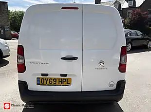 Used 2019 Peugeot Partner Professional Standard White - Interior and Exterior details 9