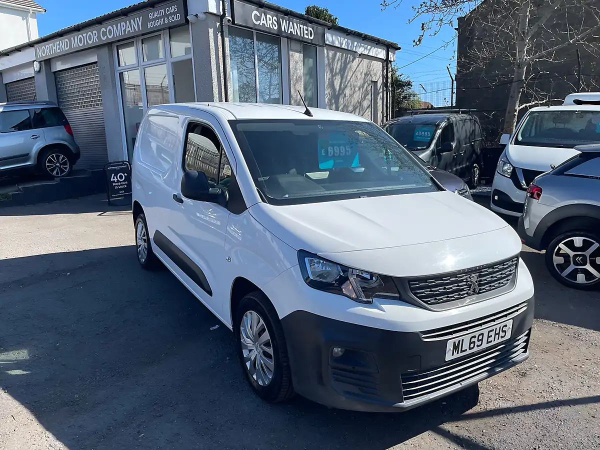 Used 2019 Peugeot Partner Professional Standard White - Front View