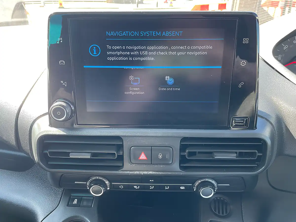 Used 2019 Peugeot Partner Professional Standard White - Interior and Exterior details 12